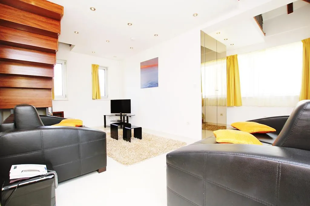 Villa Kampanel Trogir 4*,